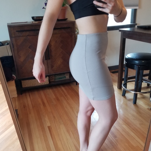 Sunday Best Skirt - Picture 4 of 4